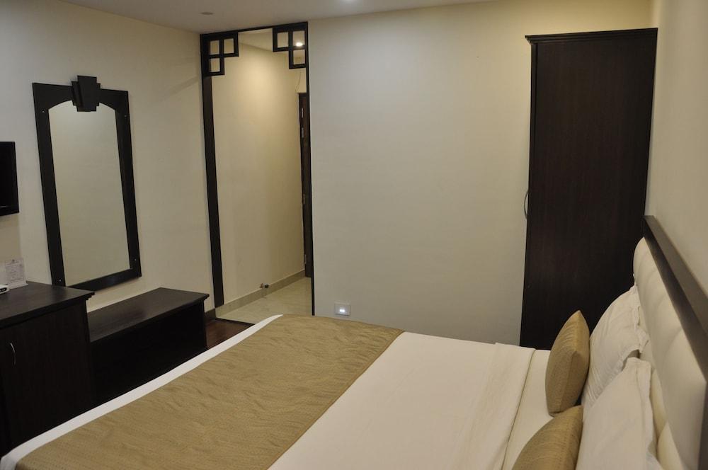 Genx Usha Kiran Agra Hotel Agra  Exterior photo