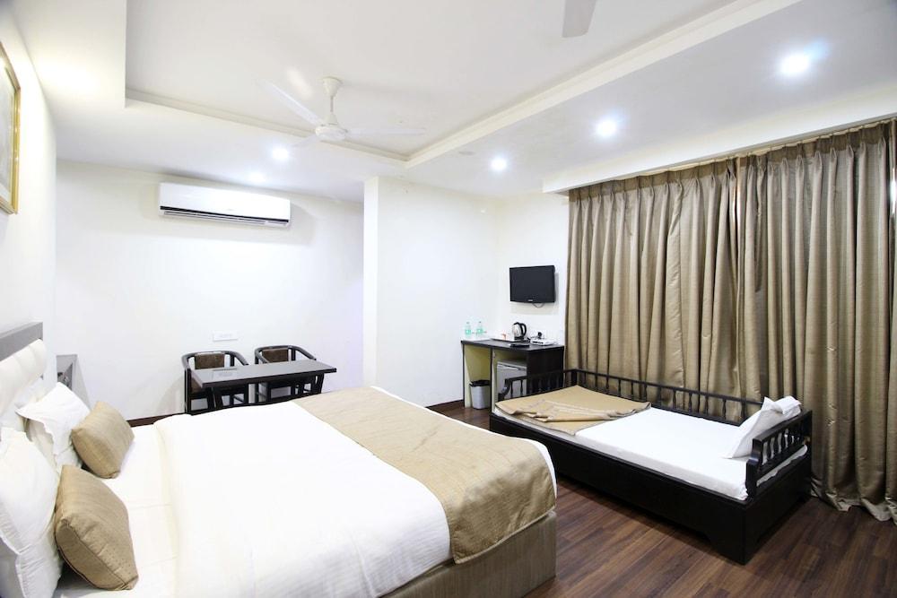 Genx Usha Kiran Agra Hotel Agra  Exterior photo