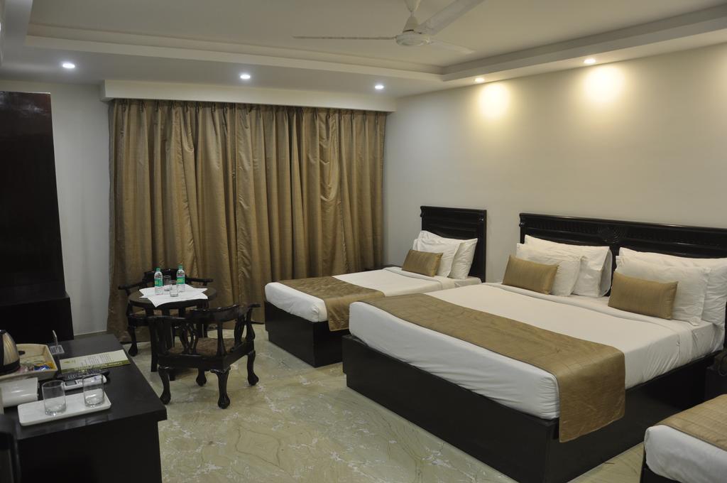 Genx Usha Kiran Agra Hotel Agra  Room photo