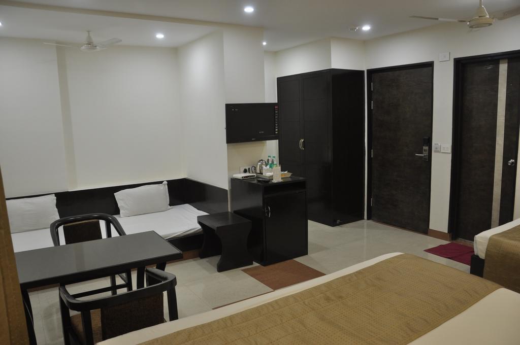 Genx Usha Kiran Agra Hotel Agra  Room photo