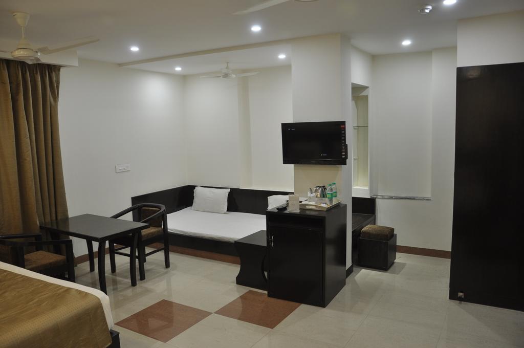 Genx Usha Kiran Agra Hotel Agra  Exterior photo