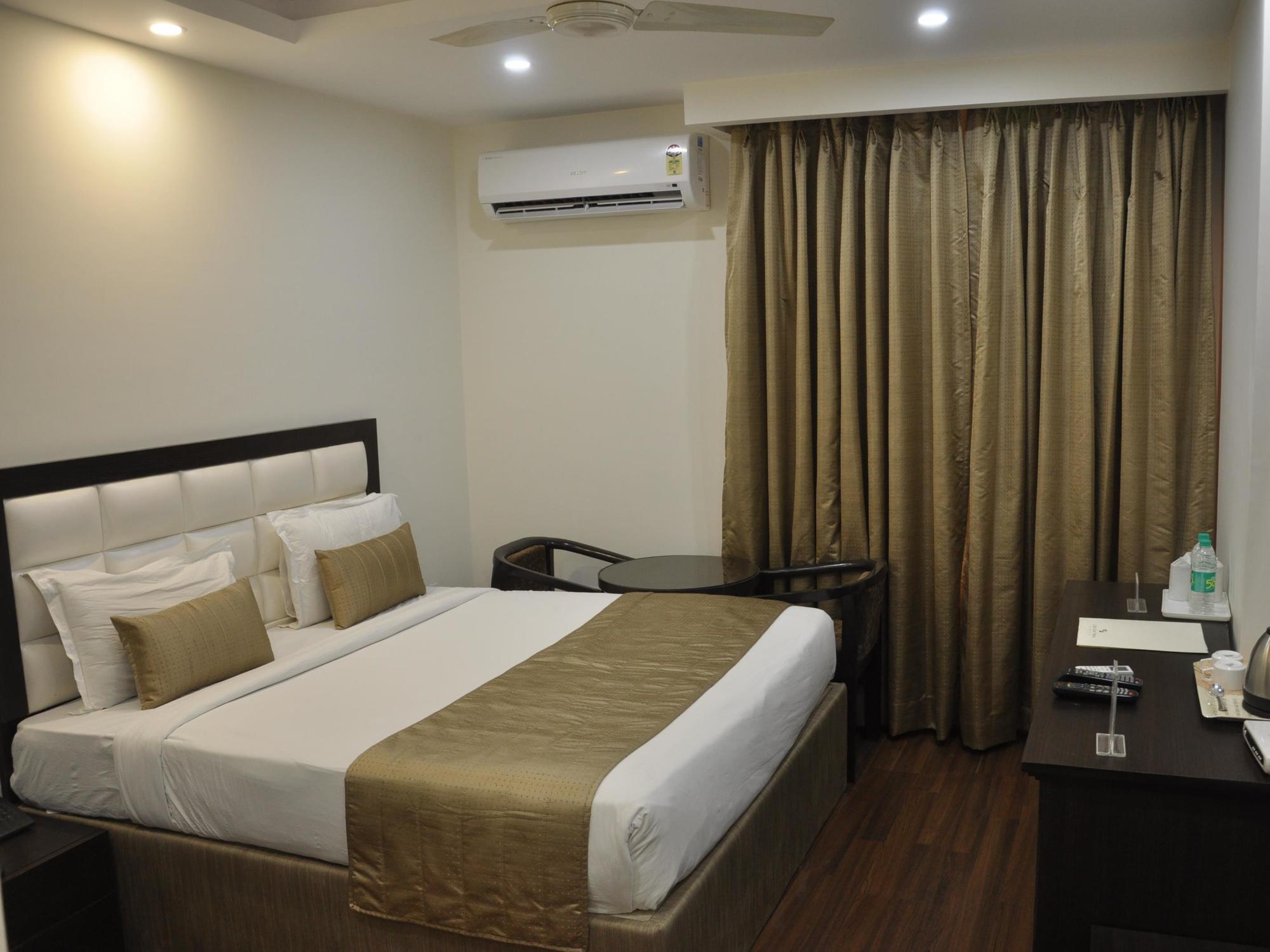 Genx Usha Kiran Agra Hotel Agra  Exterior photo