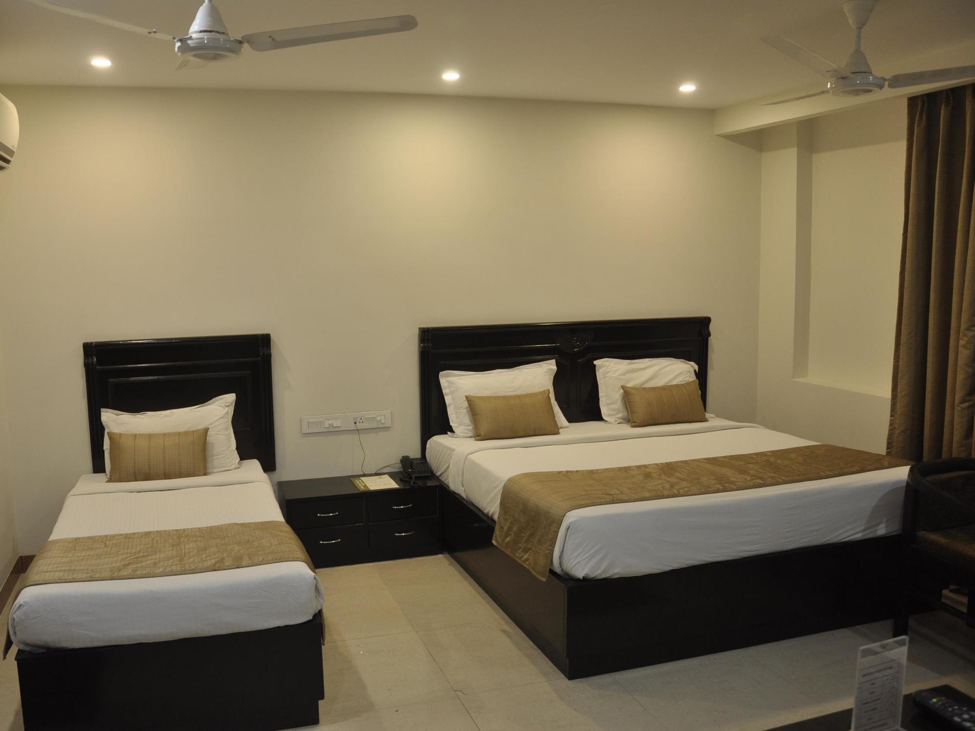 Genx Usha Kiran Agra Hotel Agra  Exterior photo