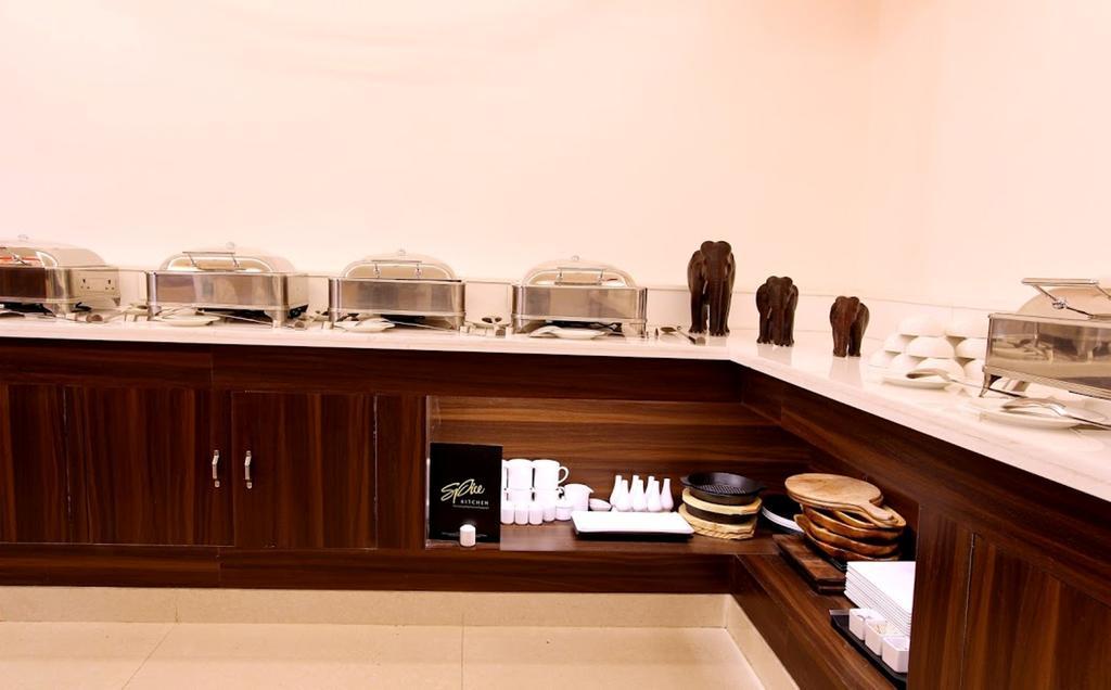 Genx Usha Kiran Agra Hotel Agra  Exterior photo