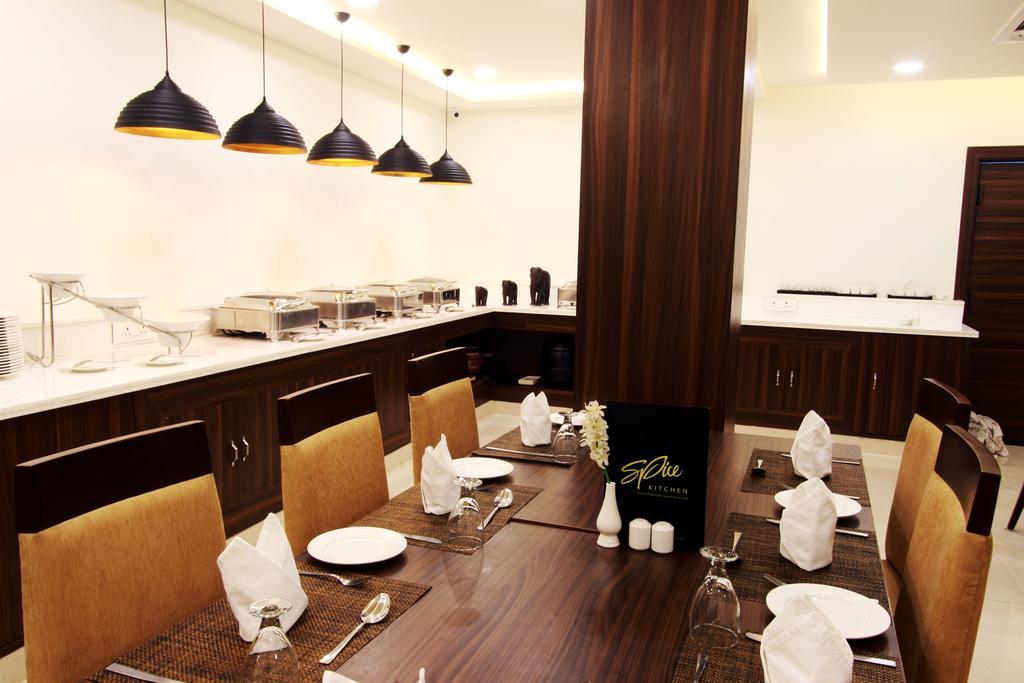 Genx Usha Kiran Agra Hotel Agra  Exterior photo