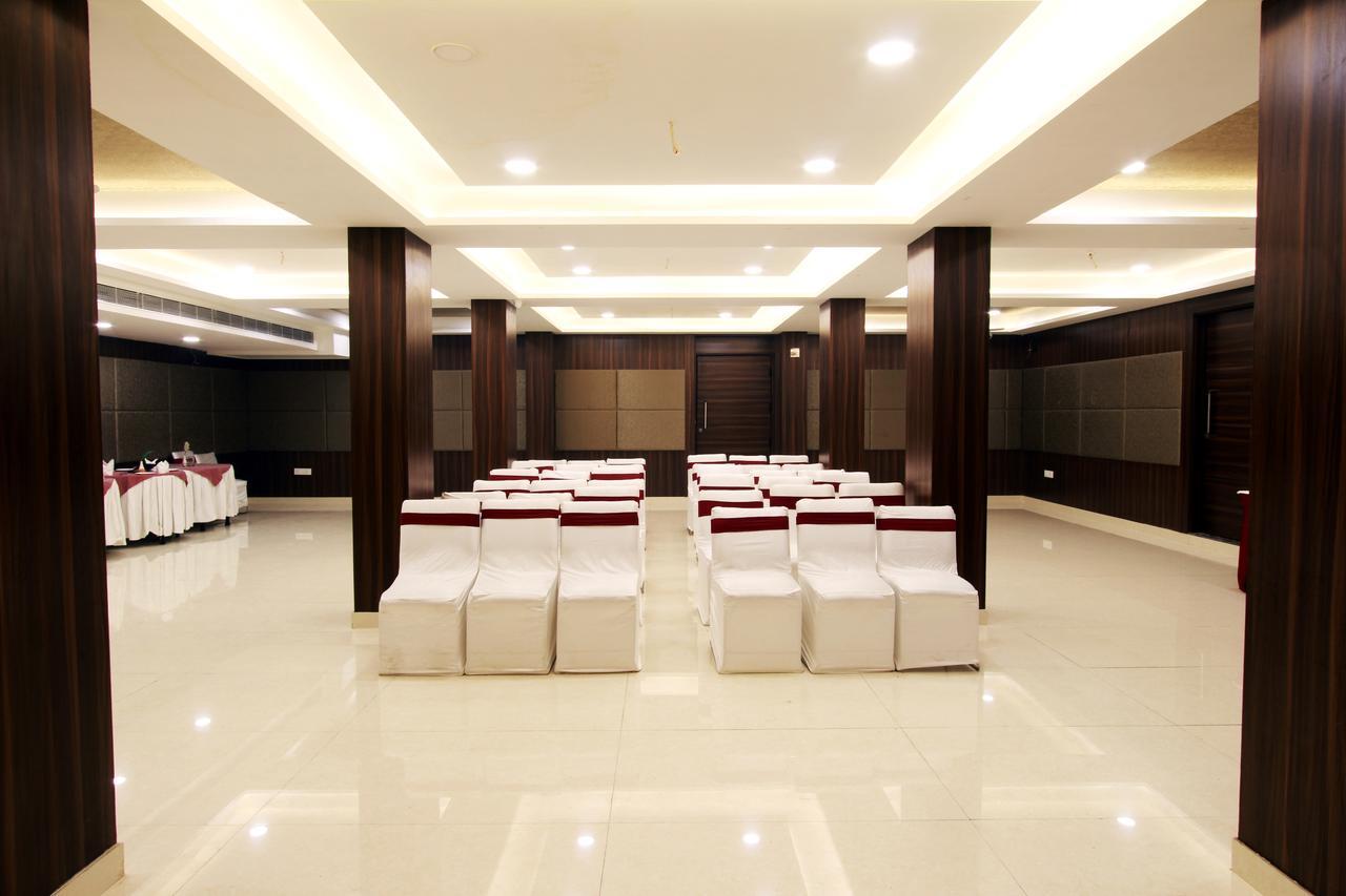 Genx Usha Kiran Agra Hotel Agra  Exterior photo