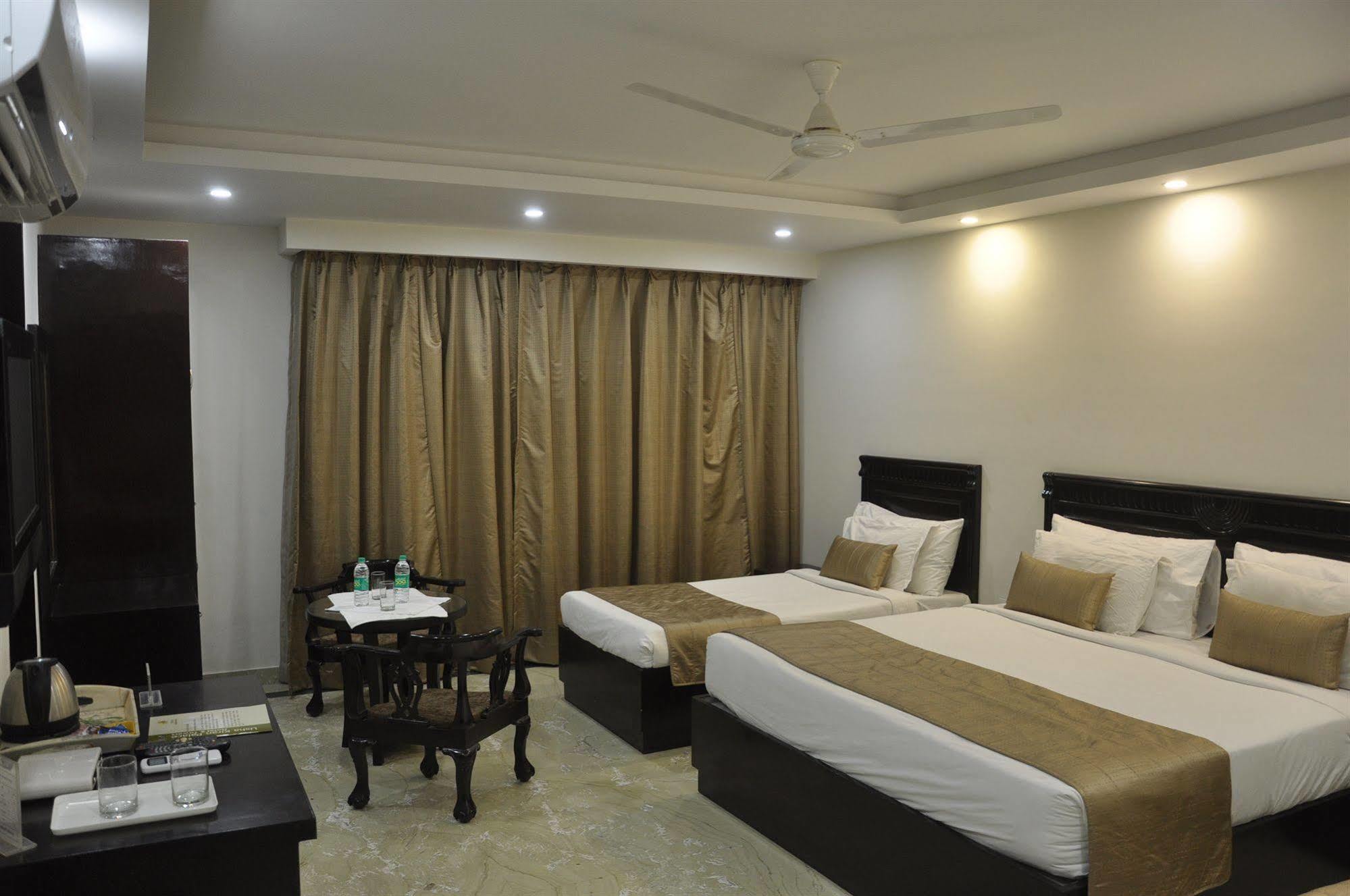 Genx Usha Kiran Agra Hotel Agra  Exterior photo