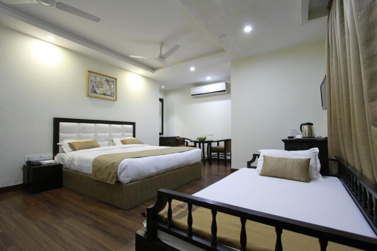 Genx Usha Kiran Agra Hotel Agra  Exterior photo